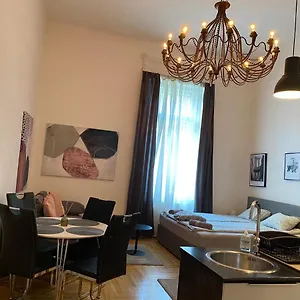  Apartament Stylish By The Vigszinhaz Theater
